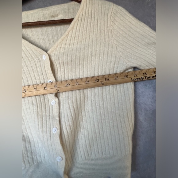 J.ING Ivory 100% Wool Cardigan OS - Picture 6 of 7